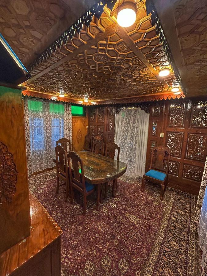 Srīnagar Exotic Young Shreen Houseboat酒店 外观 照片