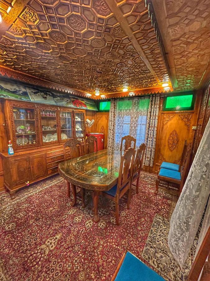 Srīnagar Exotic Young Shreen Houseboat酒店 外观 照片