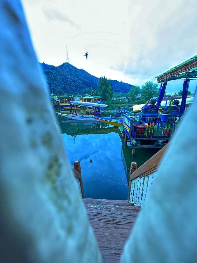 Srīnagar Exotic Young Shreen Houseboat酒店 外观 照片