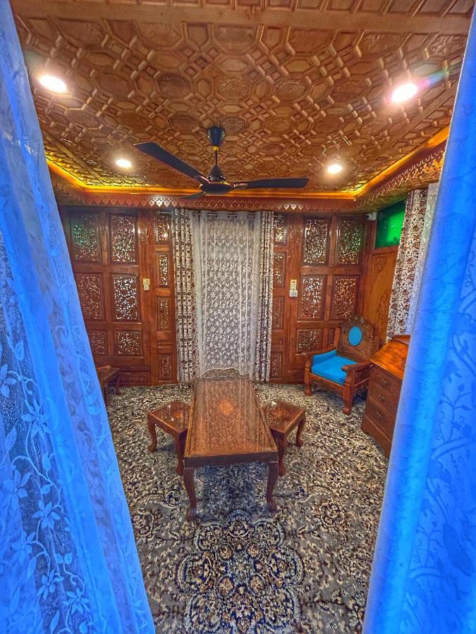 Srīnagar Exotic Young Shreen Houseboat酒店 外观 照片
