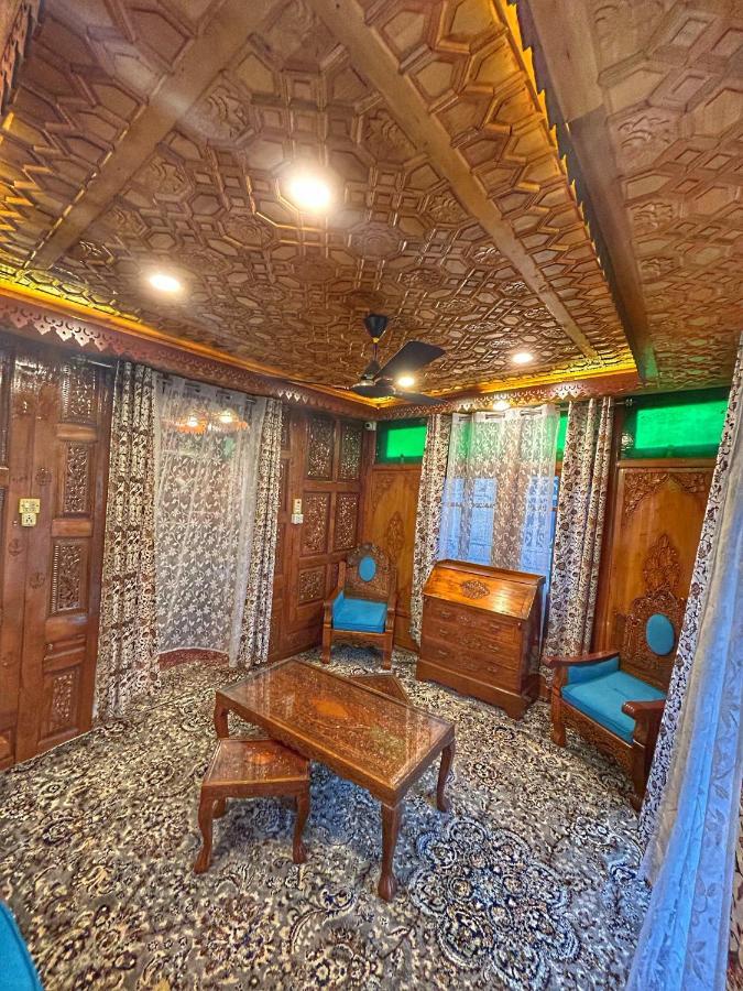 Srīnagar Exotic Young Shreen Houseboat酒店 外观 照片