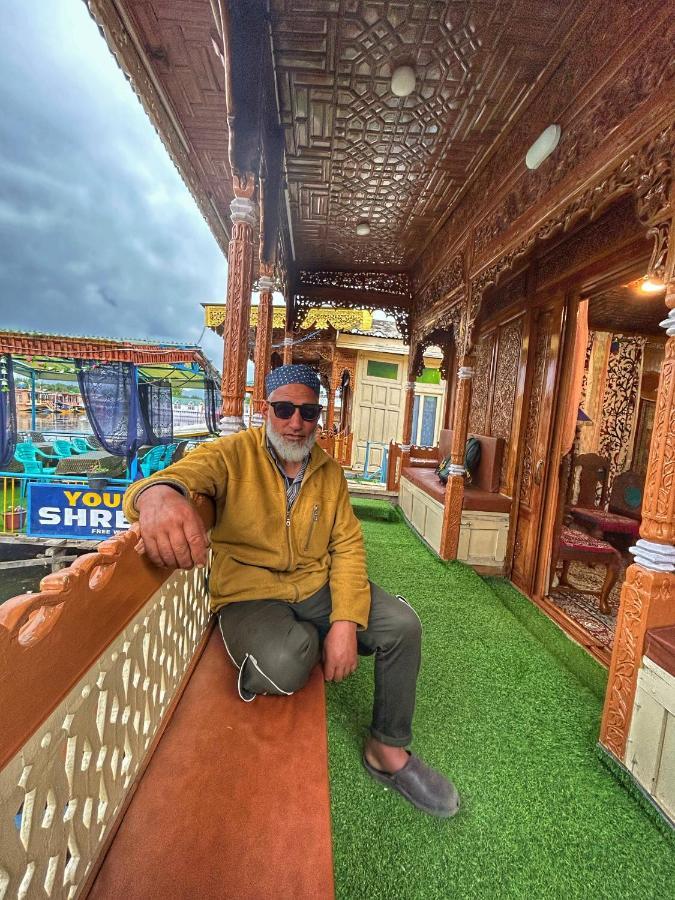 Srīnagar Exotic Young Shreen Houseboat酒店 外观 照片