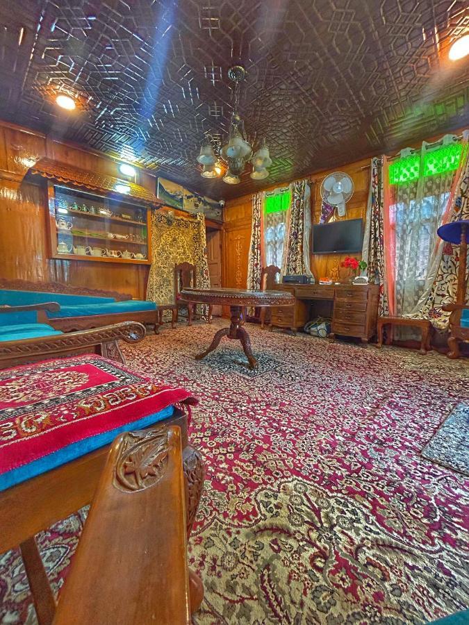 Srīnagar Exotic Young Shreen Houseboat酒店 外观 照片